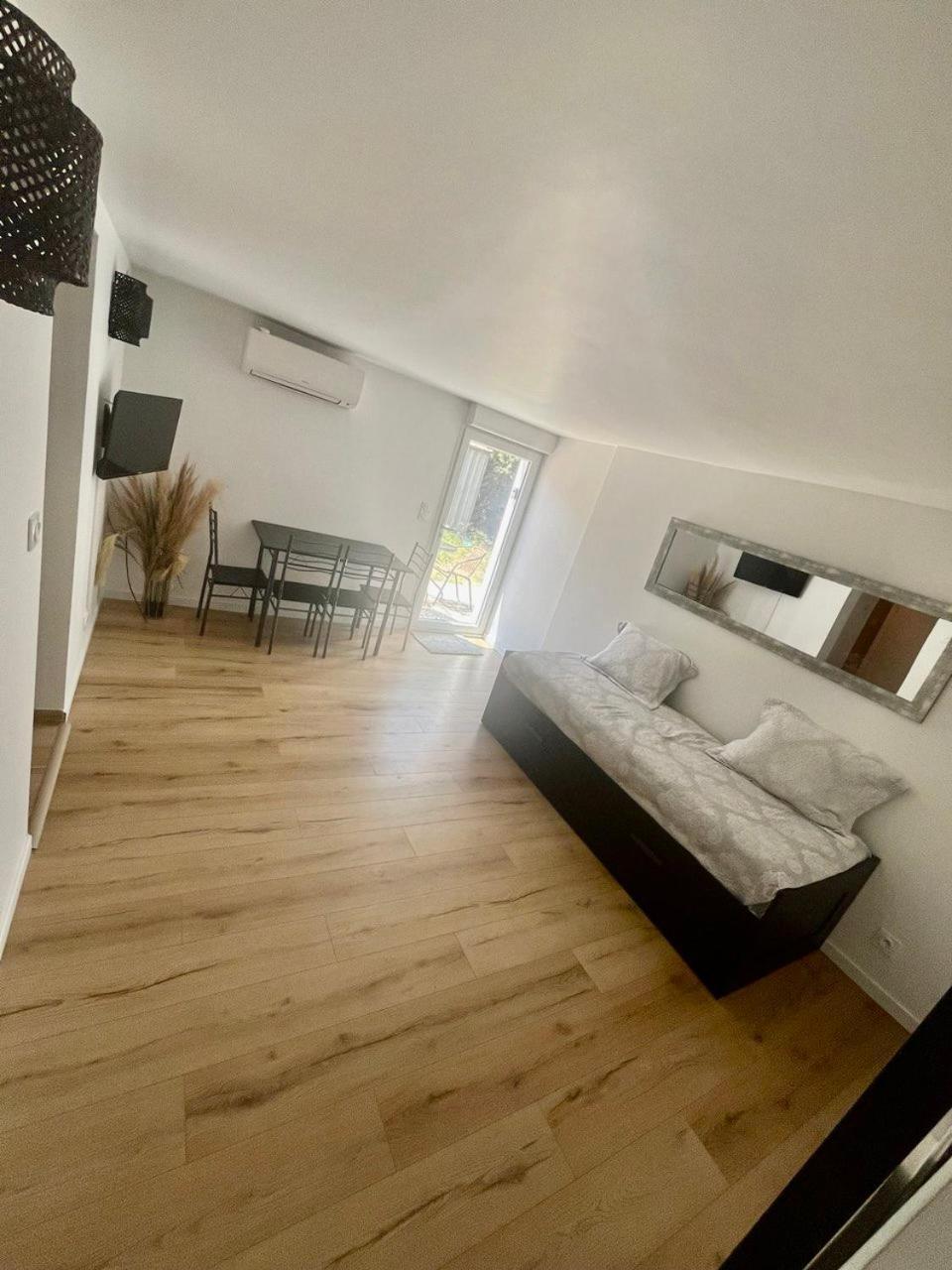 Charmant Et Confortable Appartement Нарбонн Екстер'єр фото